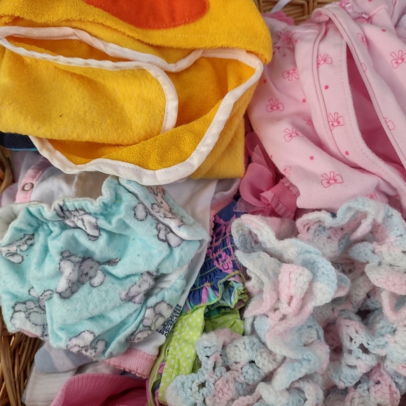 Baby dolls with basket and wardrobe. - Picture 5 of 11